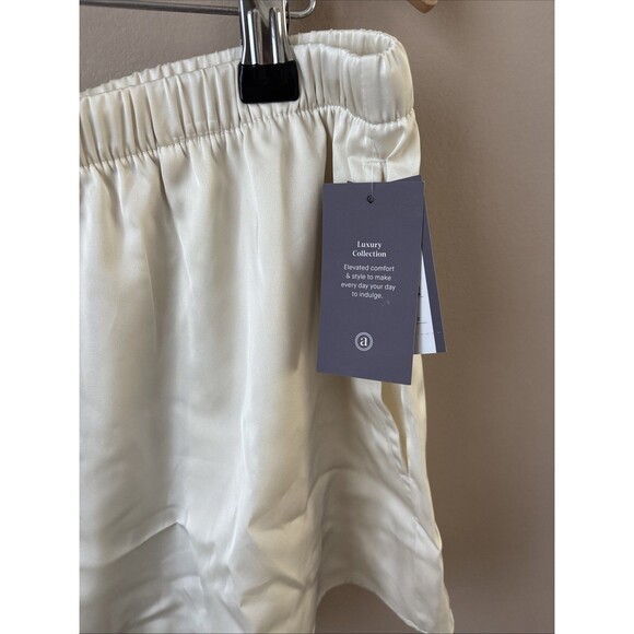 Auden Luxury Collection Satin Pajama Shorts Cream Large - Picture 2 of 6